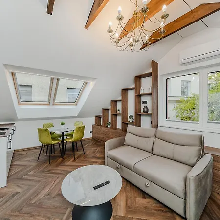 Chamber Luxury House *