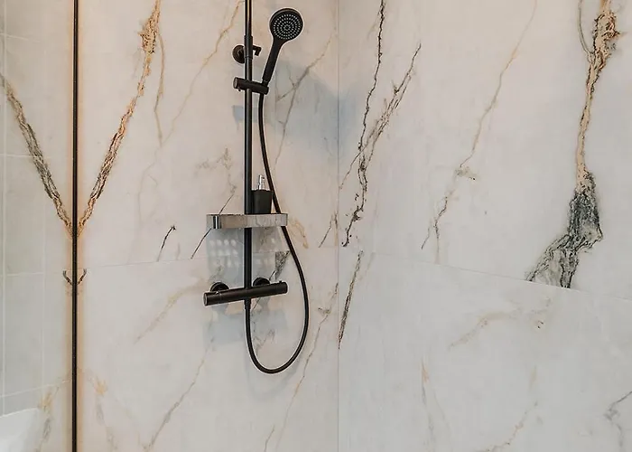 Chamber Luxury House *